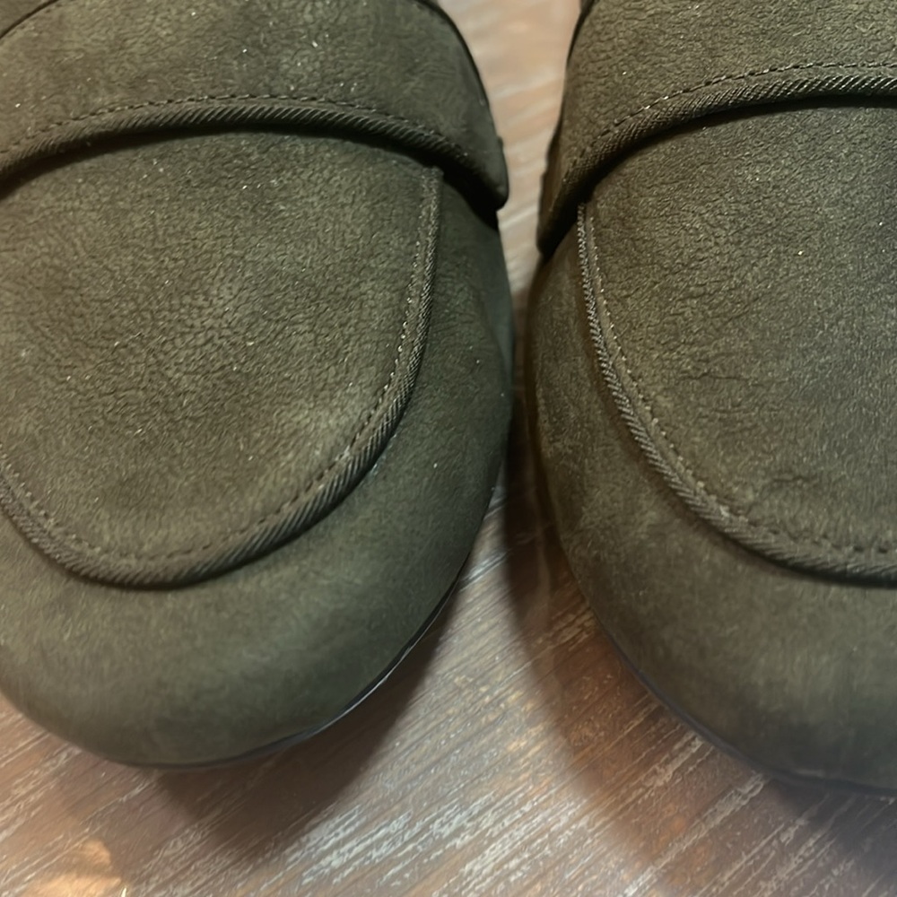 Shoes - Picture 5 of 8